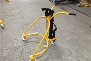 你了解手動油桶搬運(yùn)車的6個(gè)特點(diǎn)嗎？