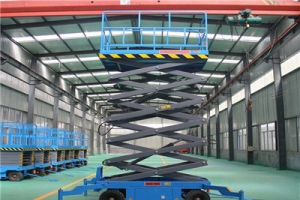 為什么在多雨的夏季，液壓驅(qū)動的升降平臺會比電動驅(qū)動的更具優(yōu)勢？