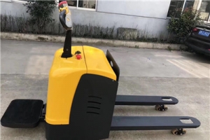 酷暑的夏日電動平臺搬運車應(yīng)該如何保養(yǎng)？?