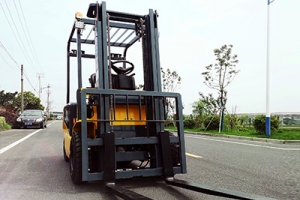 如何用儀器檢測(cè)電動(dòng)叉車(chē)的故障？