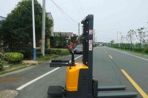電動(dòng)堆高車的直流電動(dòng)機(jī)有哪些常見(jiàn)故障？