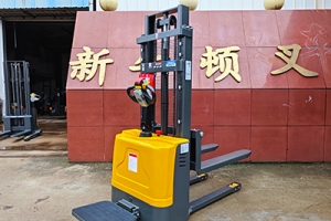 電動堆高車也需要辦證上崗？別等被查到了才后悔！