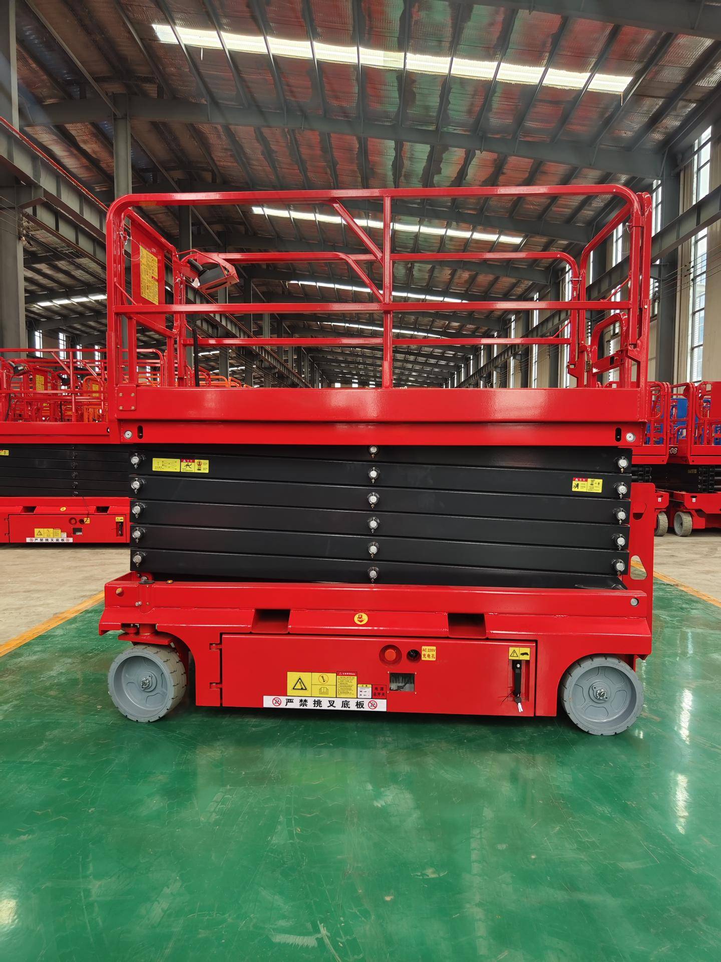 升降平臺車：高空作業(yè)的利器，助推建筑行業(yè)高效發(fā)展